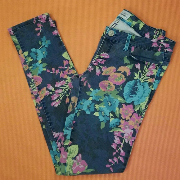 Aeropostale Floral Skinnies - Picture 2 of 3